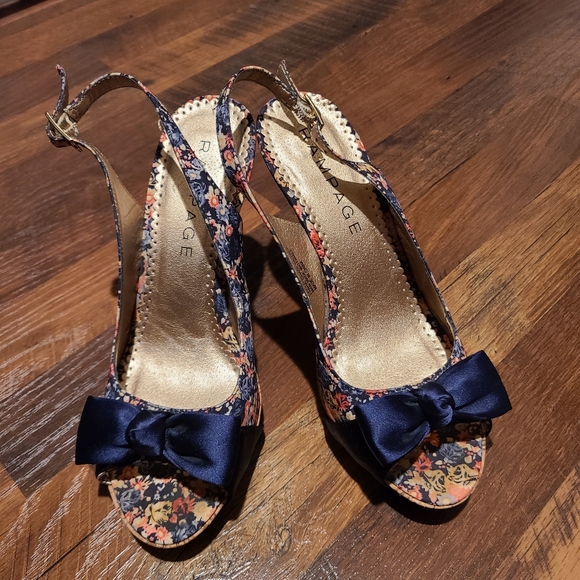Floral Rampage Heels size 7 - Picture 6 of 6